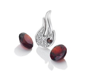 Přívěsek Hot Diamonds Anais element oheň Granát AC101